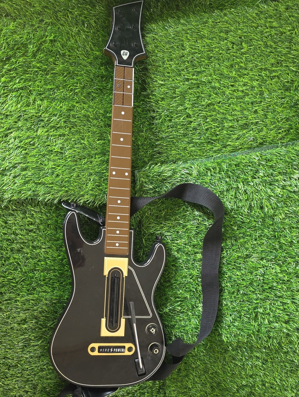 Guitar HERO wireless Missing Battery Lid No Dongle